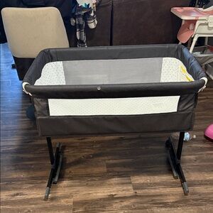 Black and White Baby Bassinet